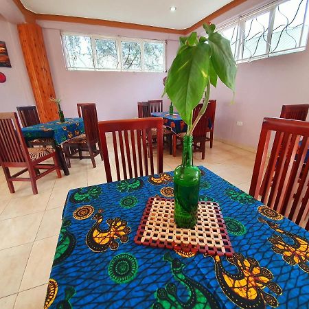 Annas Bed And Breakfast Entebbe Exterior photo
