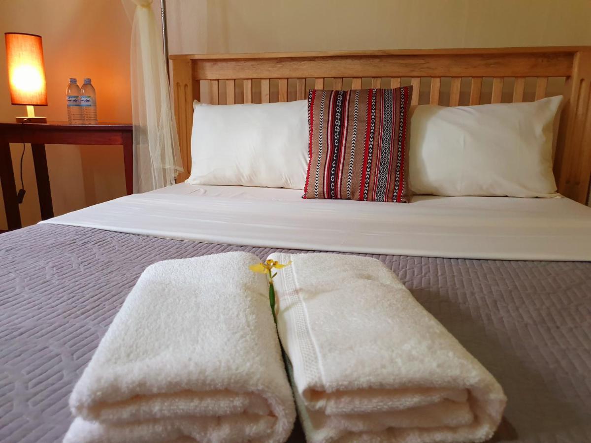 Annas Bed And Breakfast Entebbe Exterior photo