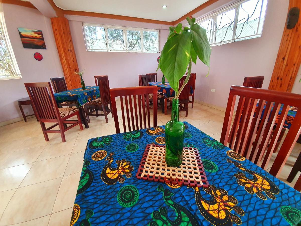 Annas Bed And Breakfast Entebbe Exterior photo