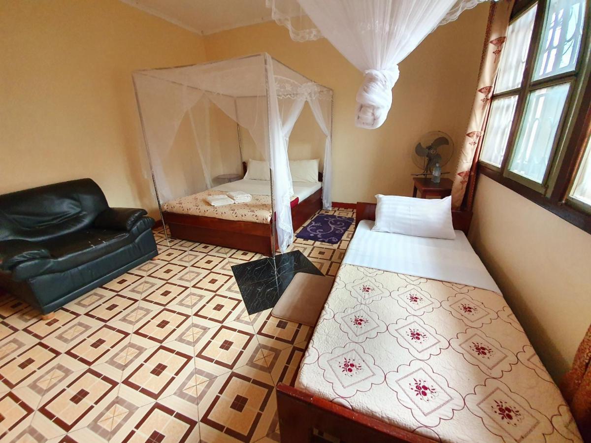 Annas Bed And Breakfast Entebbe Exterior photo