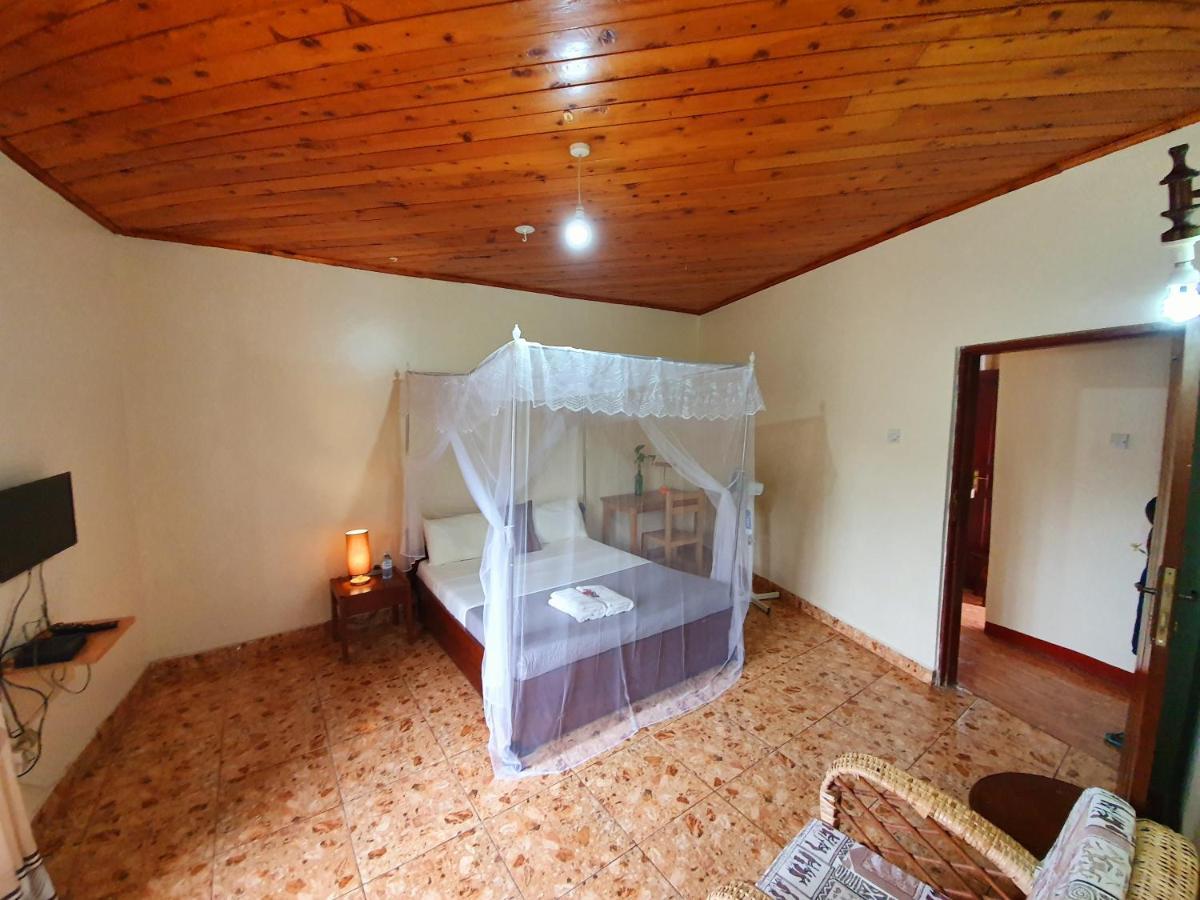 Annas Bed And Breakfast Entebbe Exterior photo