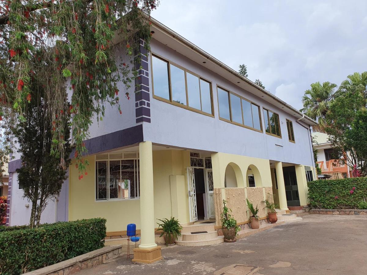 Annas Bed And Breakfast Entebbe Exterior photo