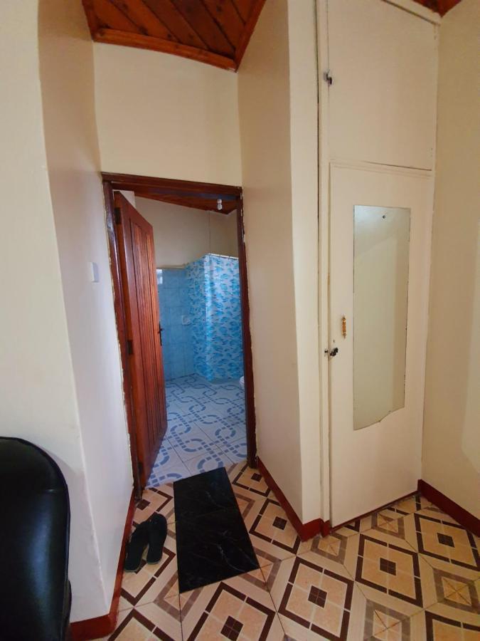Annas Bed And Breakfast Entebbe Exterior photo